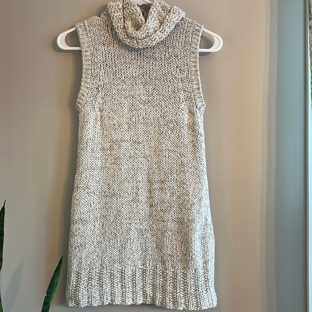 Gap maternity sleeve turtleneck sweater